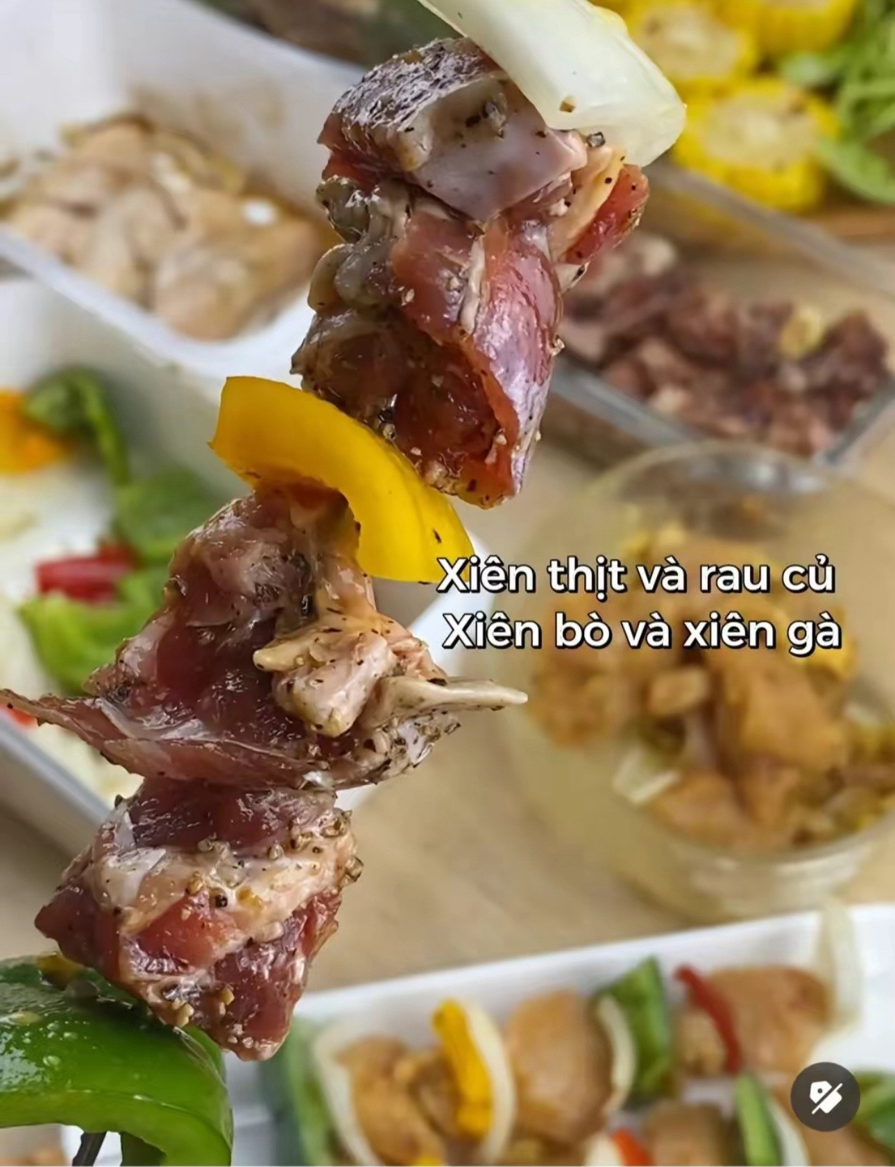 Tiệc BBQ Tại Nhà: 4 công thức ướp thịt nướng ngon tuyệt cùng bò, gà và rau củ