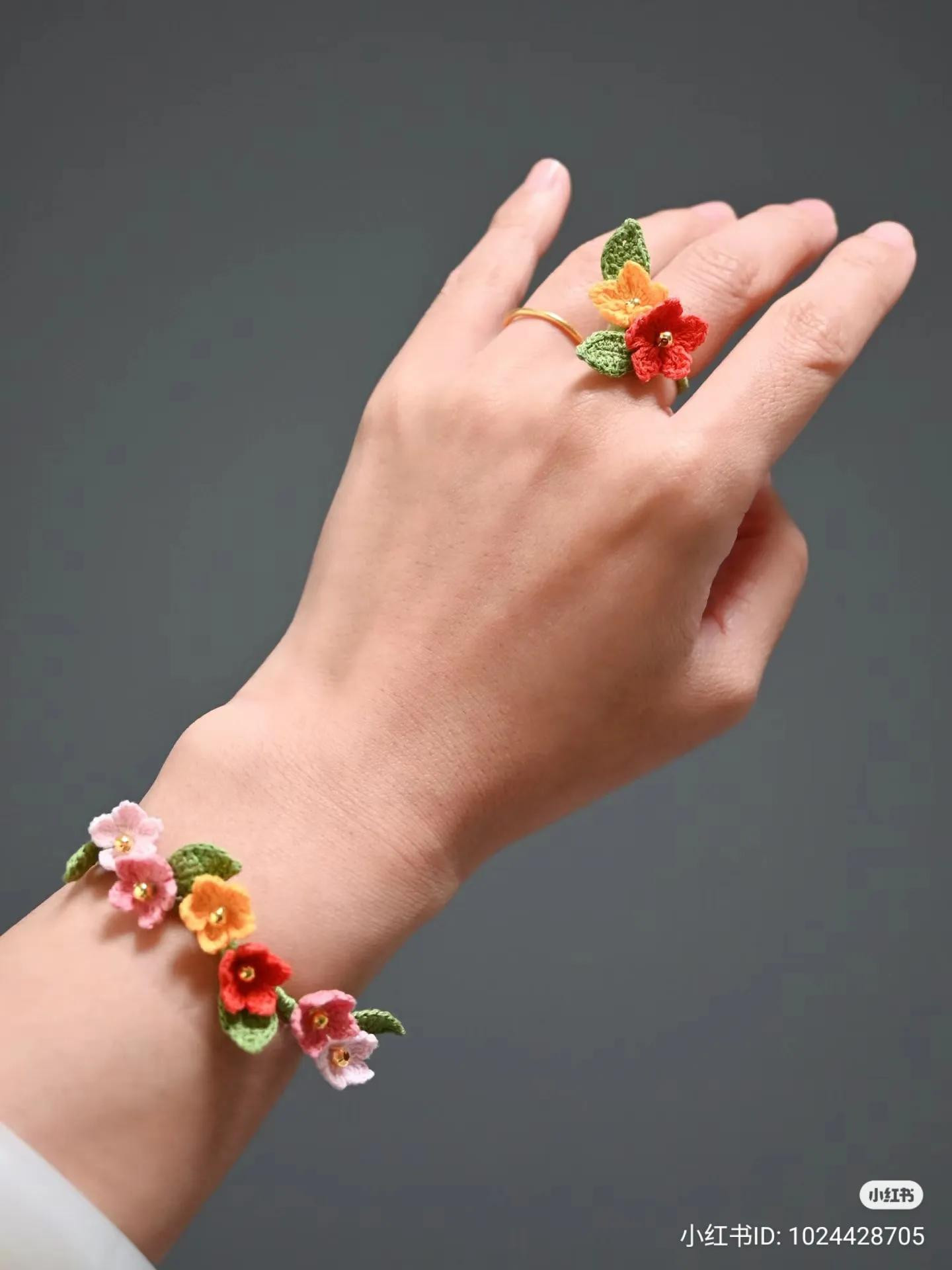 Tiny Crochet Five-Petal Flower Earrings and Bracelet Pattern with Tutorial