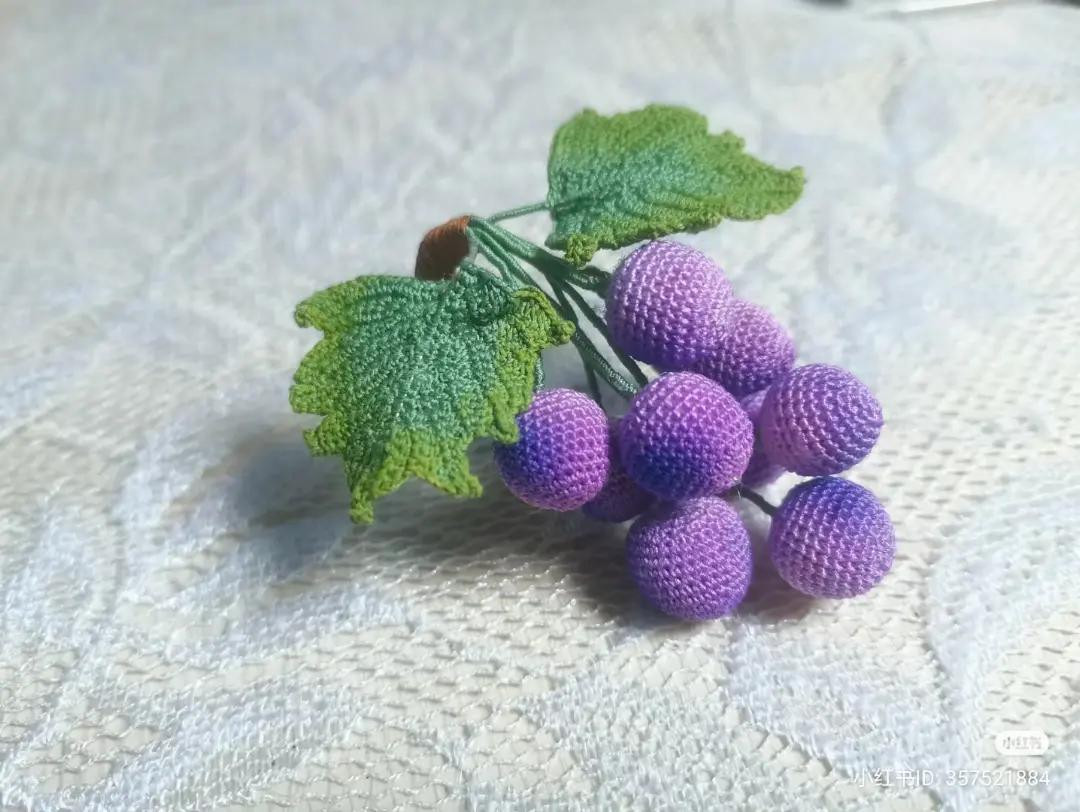 Tiny Crochet Grape Cluster and Leaf Flat Chart Pattern