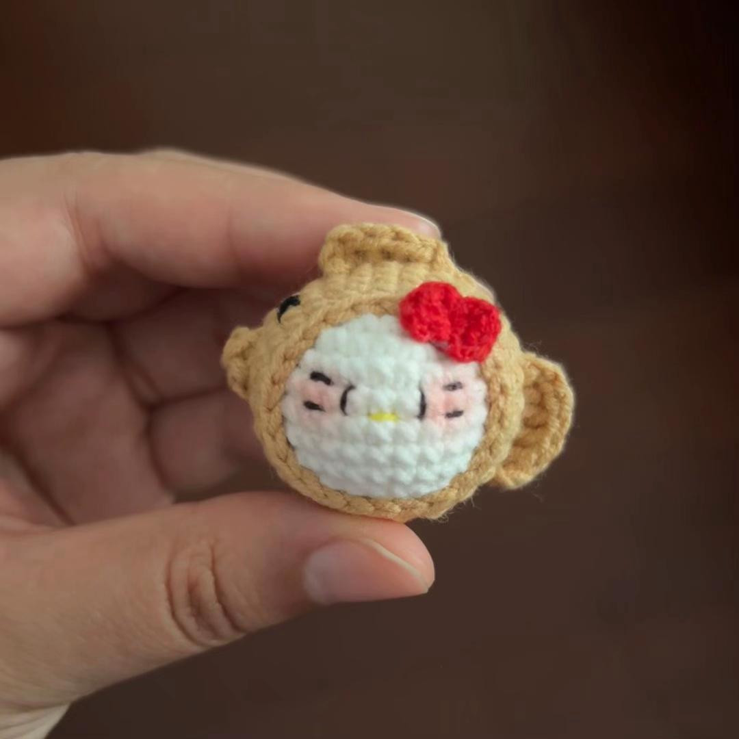 Tổng hợp chart móc Hello Kitty: bông hoa, chuối và các mẫu phụ kiện dễ thương