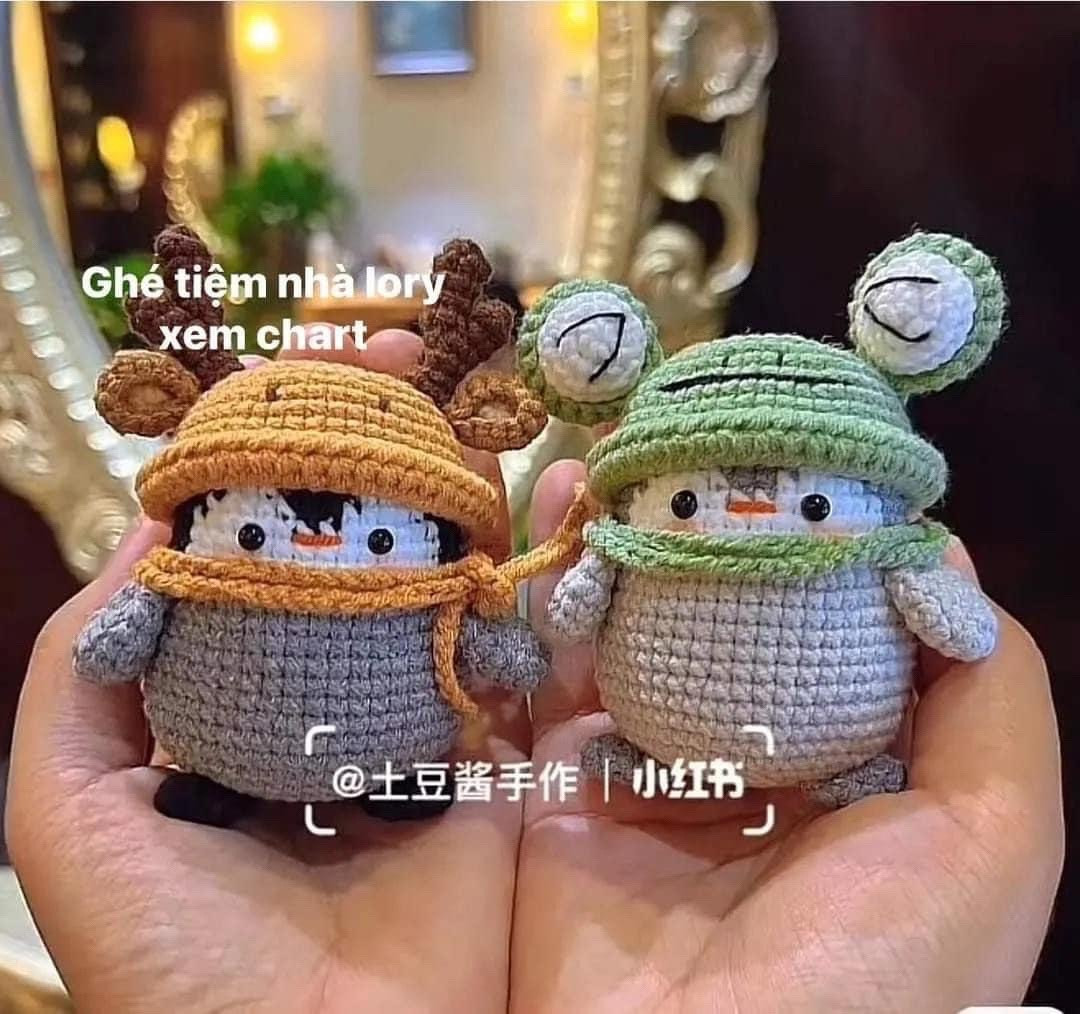 Tổng hợp chart móc len chim cánh cụt dễ thương: Mẫu cơ bản, đội mũ ếch và mũ hươu