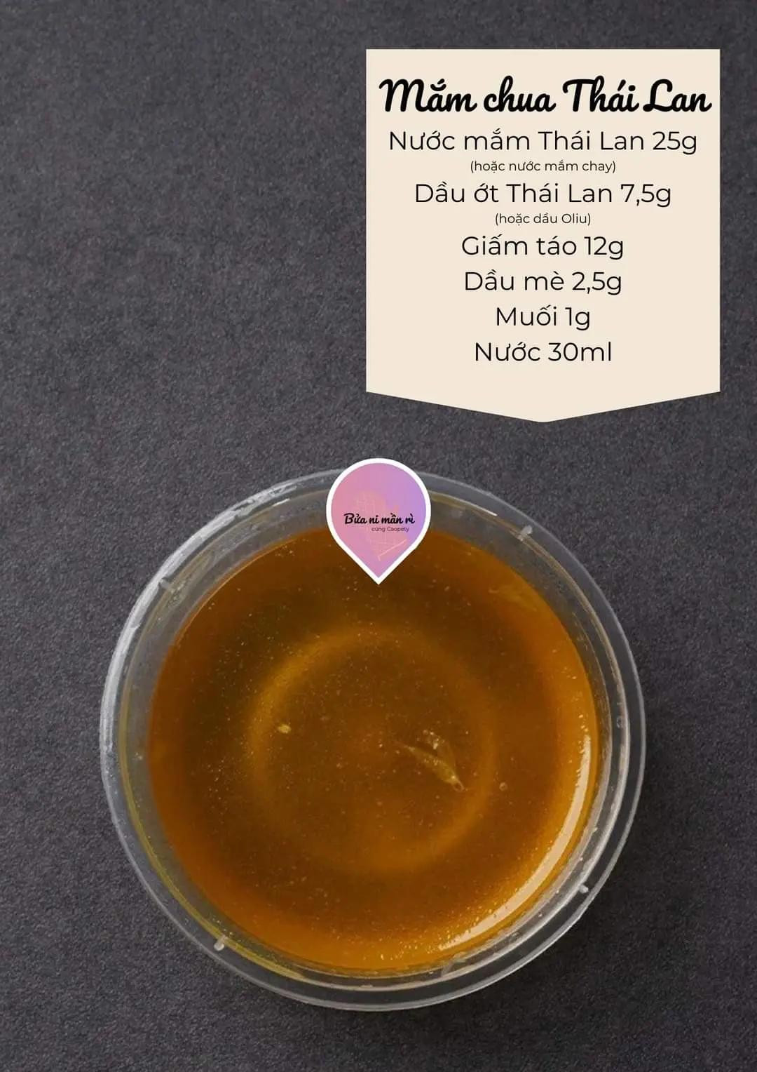 Tổng hợp công thức làm sốt ăn kèm salad: sốt chanh bơ, giấm húng quế, kem Ý, mắm ớt Thái Lan và bơ đậu phộng ngọt