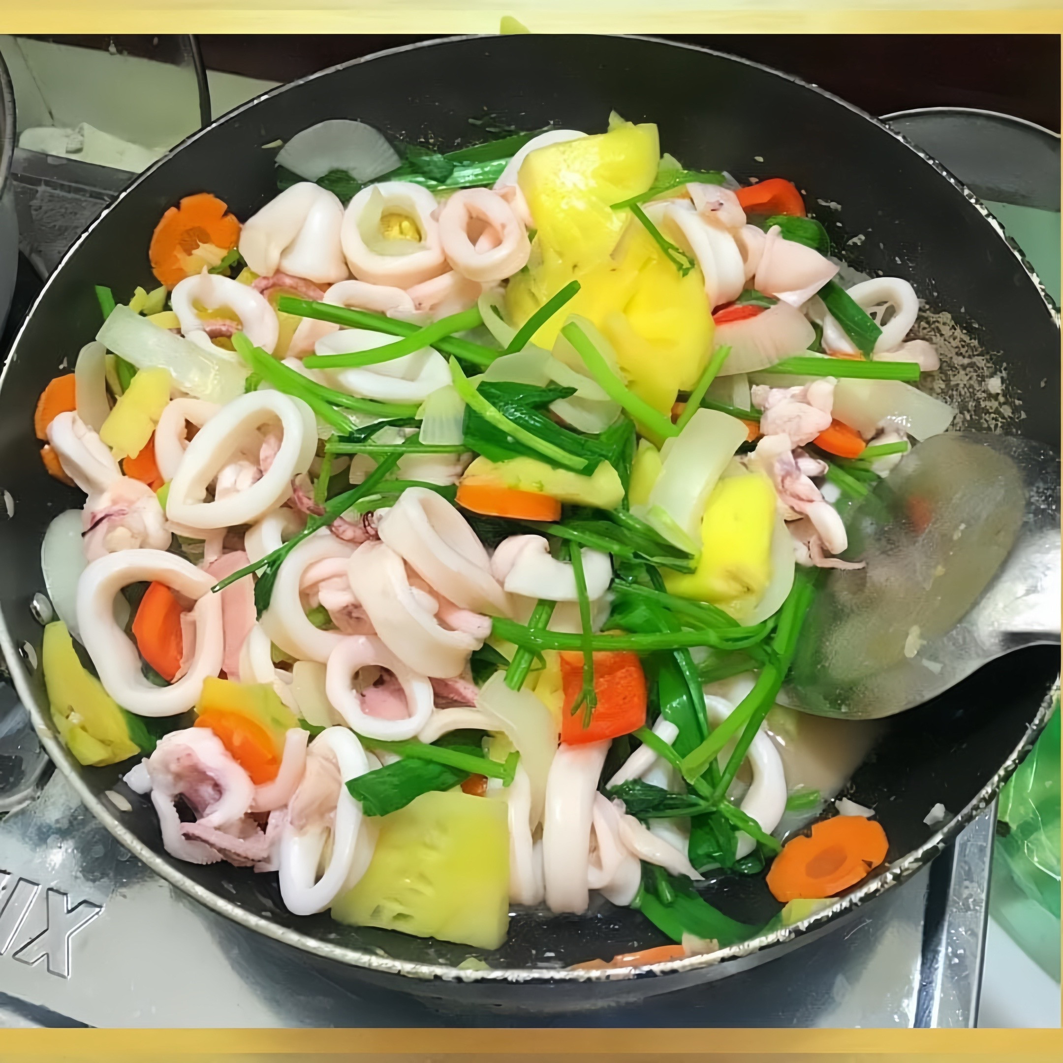 Tổng hợp công thức món xào ngon: Lòng gà xào mướp hương, Mực tươi thập cẩm