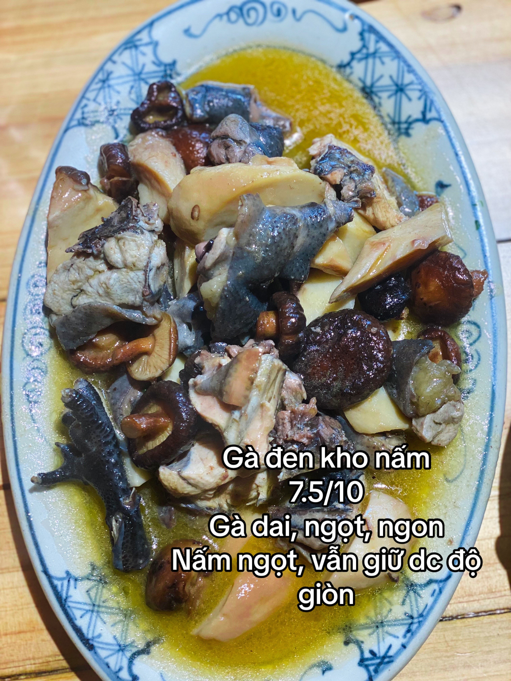 Tổng hợp review các món ăn đặc sắc tại SaPa: Buffet Fansipan, Gà đen kho nấm, Lợn cắp nách quay