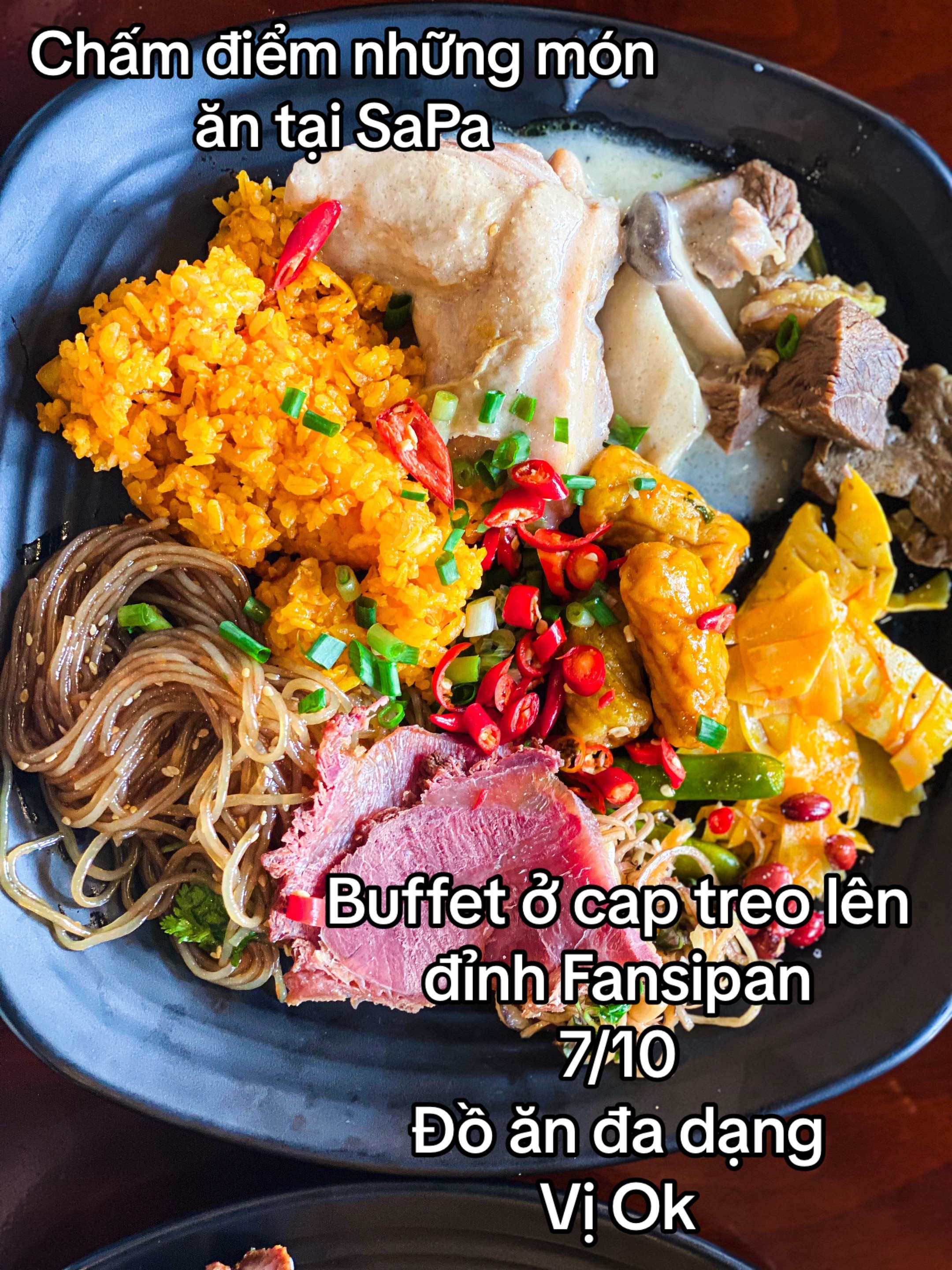 Tổng hợp review các món ăn đặc sắc tại SaPa: Buffet Fansipan, Gà đen kho nấm, Lợn cắp nách quay