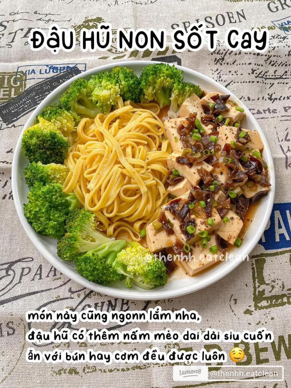 Tổng hợp thực đơn Eat Clean giảm mỡ: Miến xào rau củ, Đậu hũ sốt cay, Mì bơ đậu phộng, Trứng cà chua và Cháo yến mạch