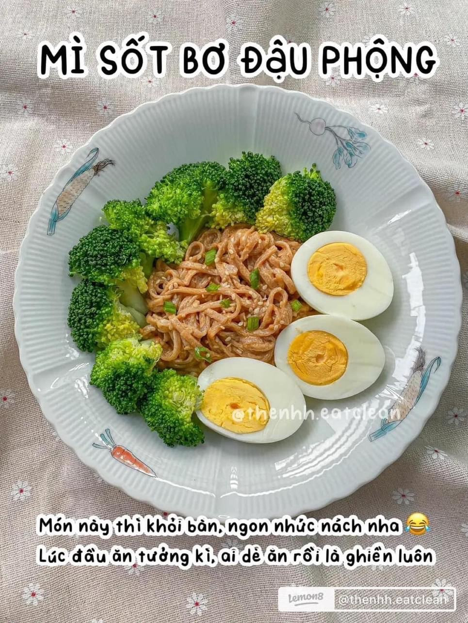 Tổng hợp thực đơn Eat Clean giảm mỡ: Miến xào rau củ, Đậu hũ sốt cay, Mì bơ đậu phộng, Trứng cà chua và Cháo yến mạch