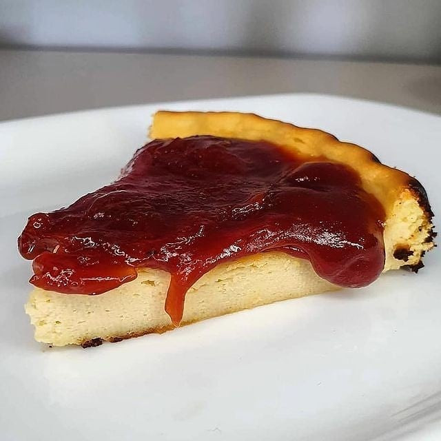 Torta Romeu e Julieta: Receita rápida de torta de ricota com cobertura de goiabada