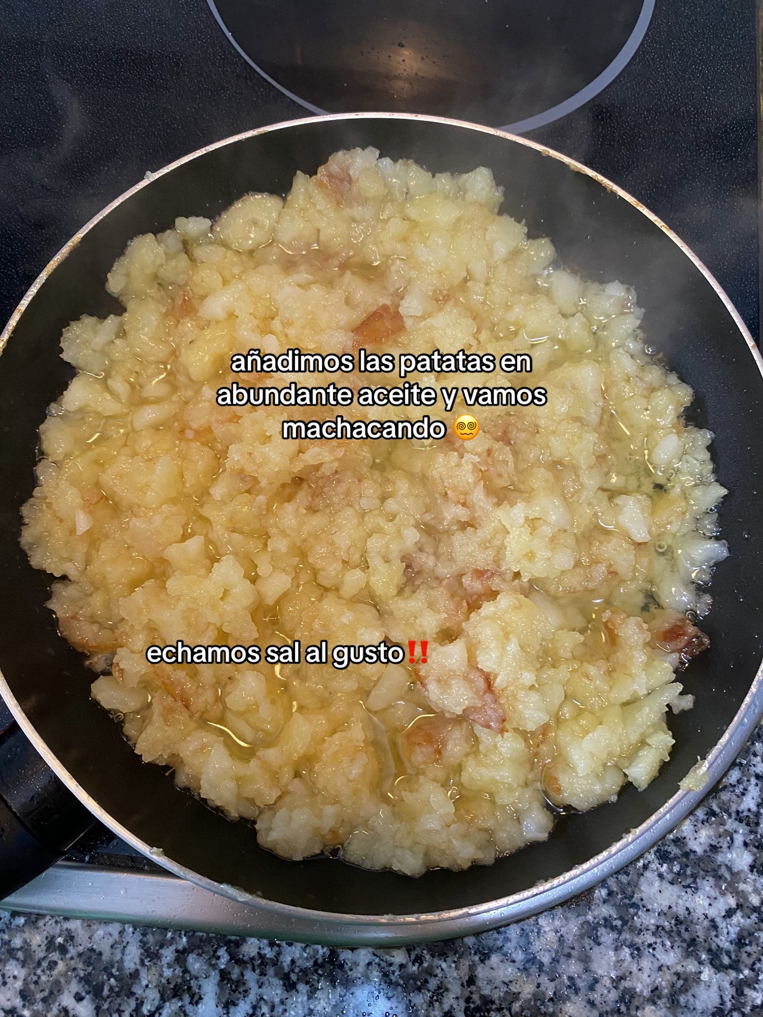 Tortilla de patata con cebolla caramelizada y queso de cabra