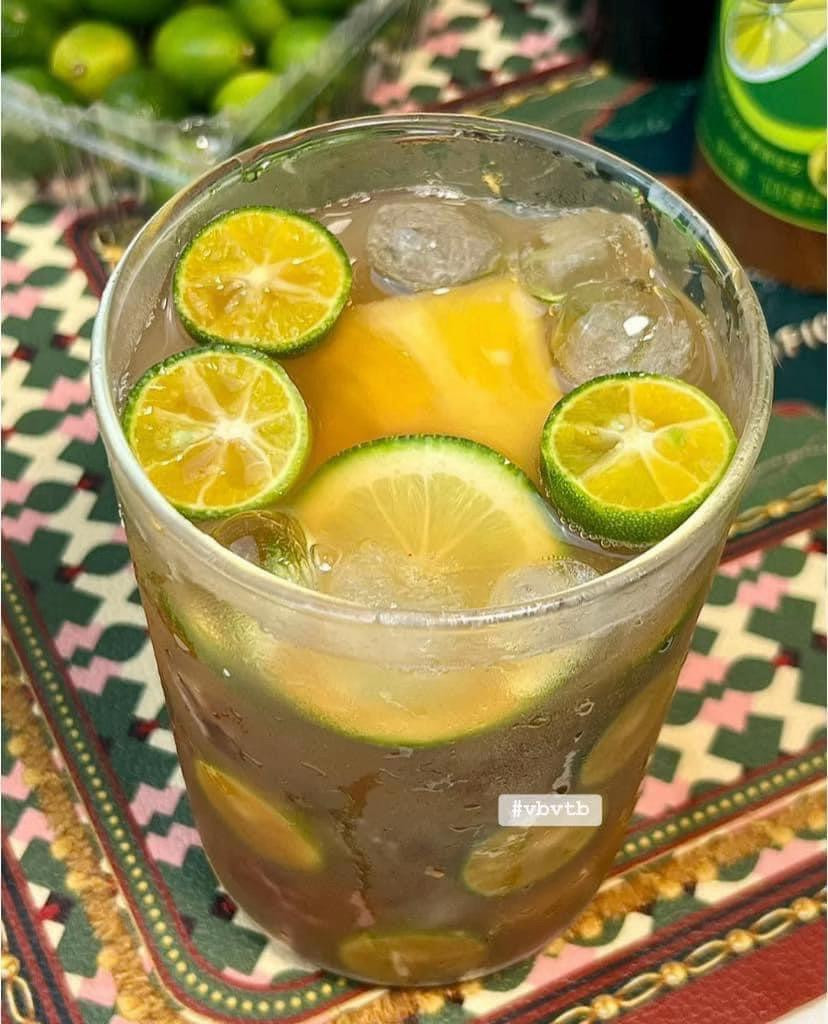 Trà chanh đá dứa muối: Công thức làm nước uống giải nhiệt với chanh, dứa, me khô và trà