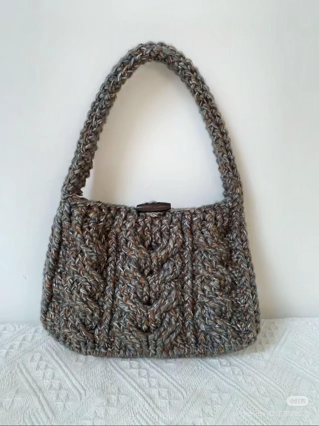 Trendy Grey Brown Cable Knit Crochet Bag Pattern