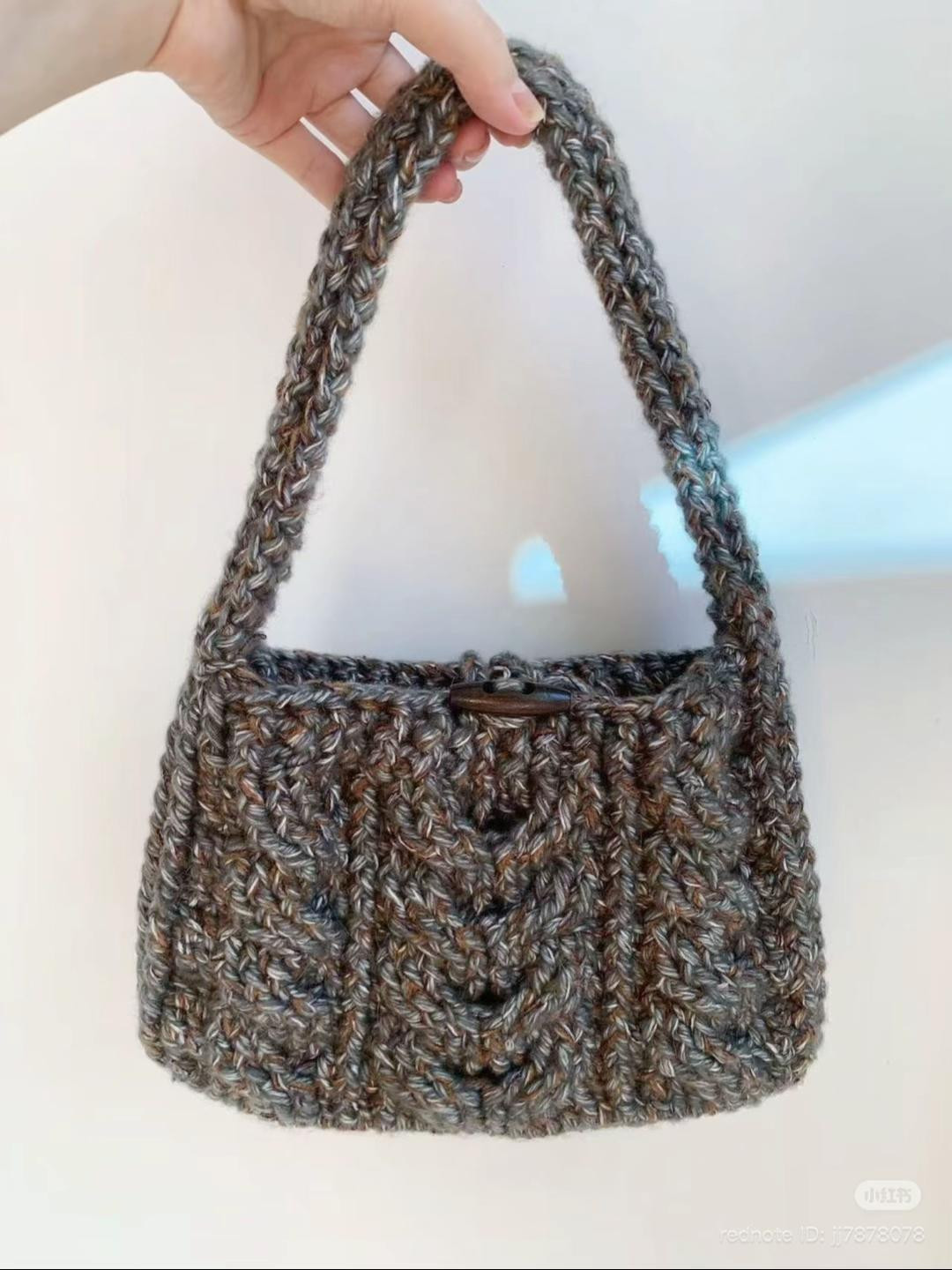 Trendy Grey Brown Cable Knit Crochet Bag Pattern