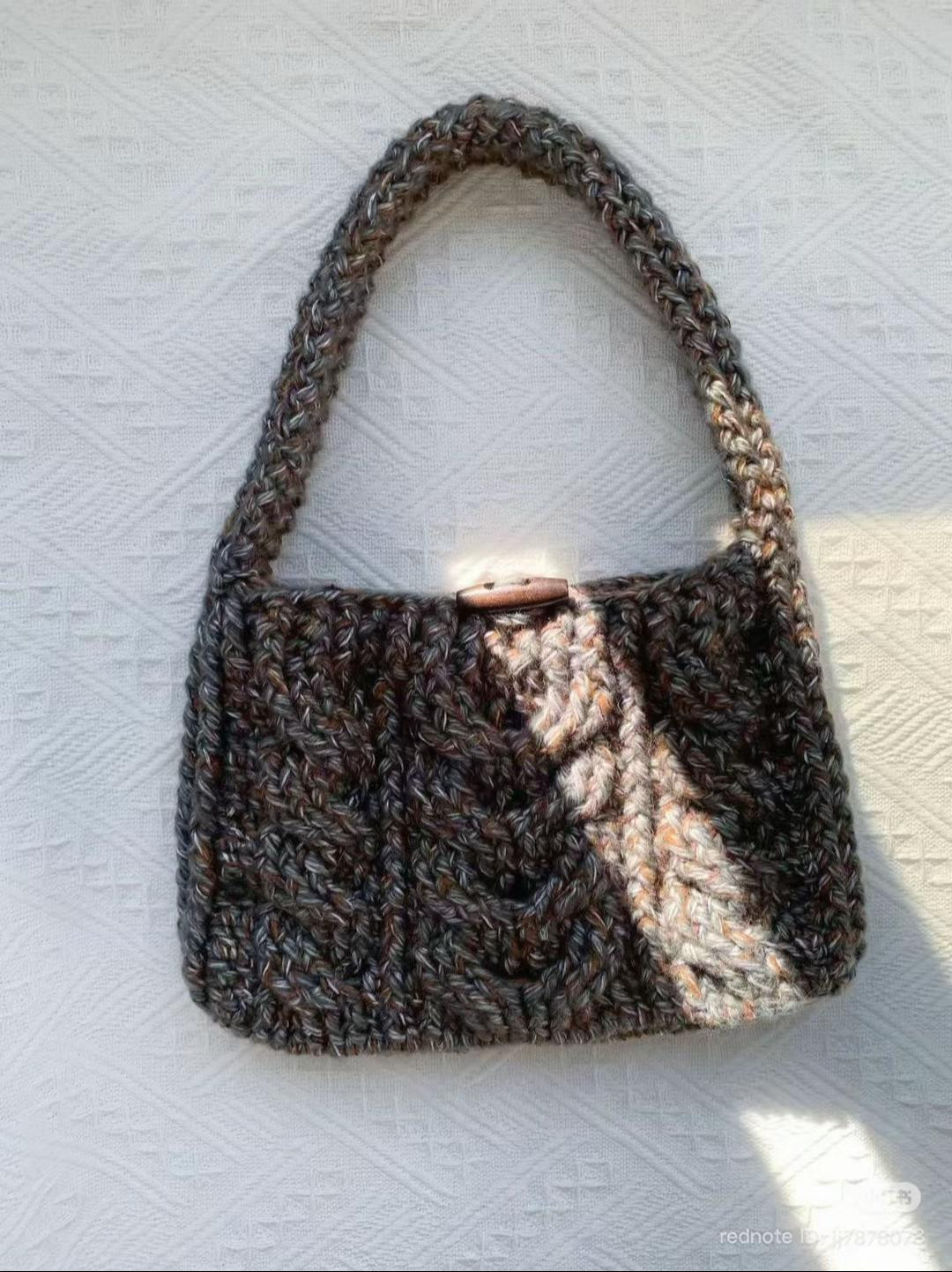 Trendy Grey Brown Cable Knit Crochet Bag Pattern