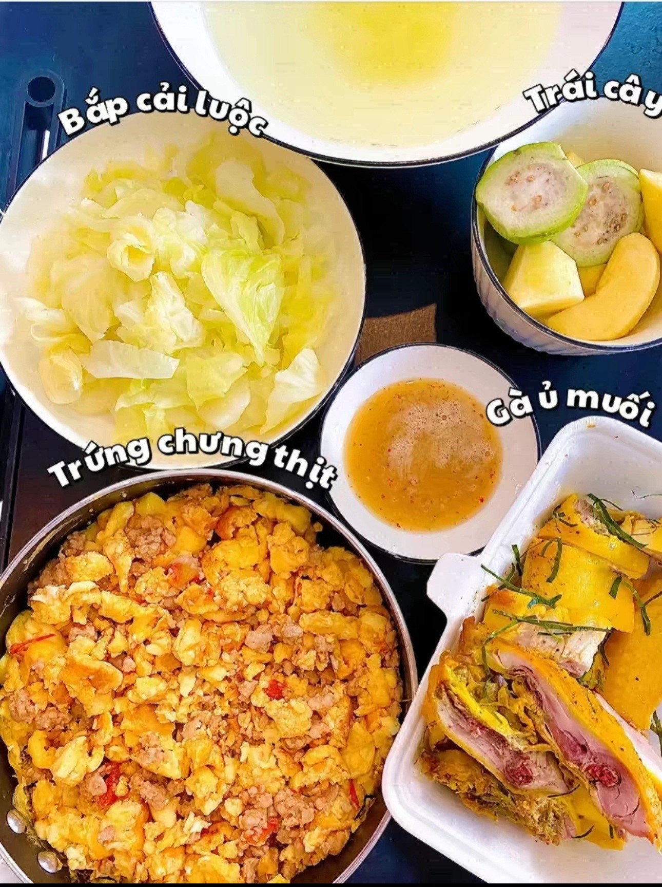 Trọn vị cơm nhà với 4 mâm cơm ngon: Trứng chưng, gà ủ muối, canh kim chi và cá bớp