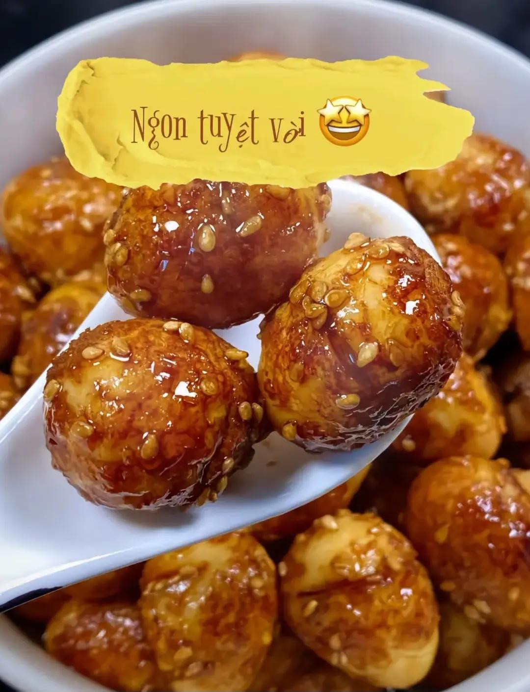 Trứng cút chiên nước mắm rắc vừng, món ăn vặt ngon tuyệt vời