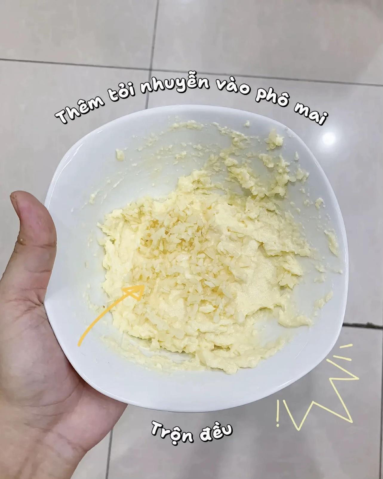 Tự làm bánh mỳ tỏi phô mai tại nhà với phô mai Vinamilk và sữa đặc Dutch Lady