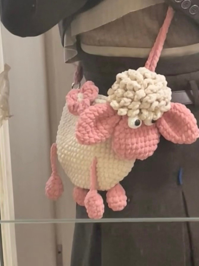 Túi xách móc len hình cừu dễ thương, nhiều màu sắc