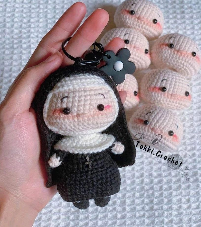 Tutorial crochet amigurumi monja negra paso a paso