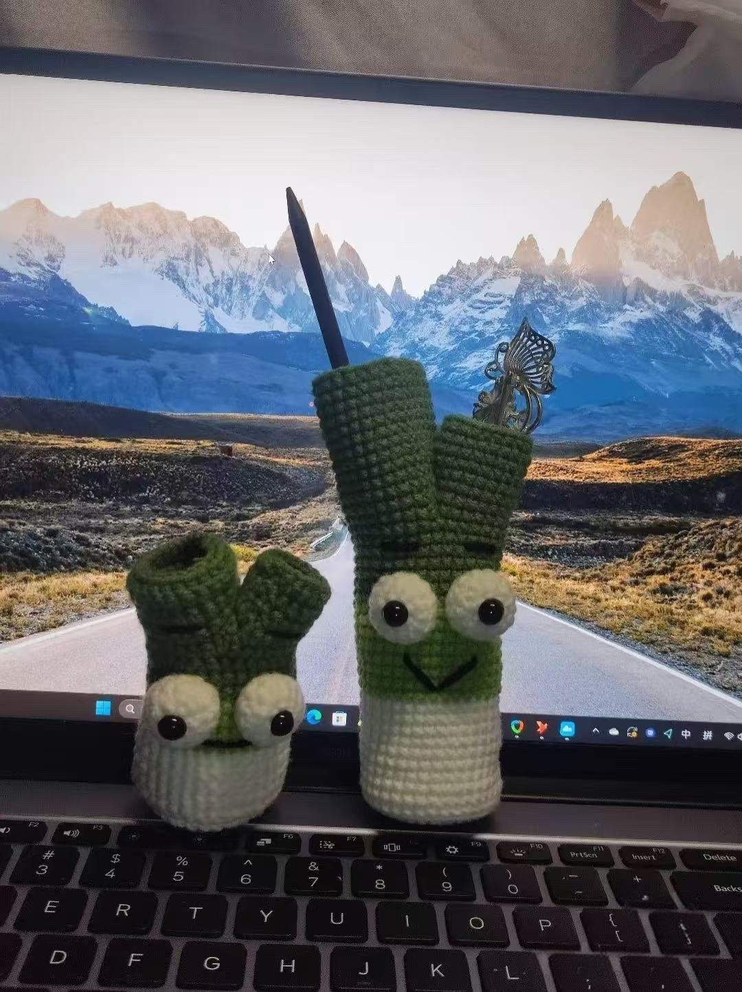 Tutorial Móc Len: Hộp Để Dụng Cụ Hình Cọng Hành Xanh