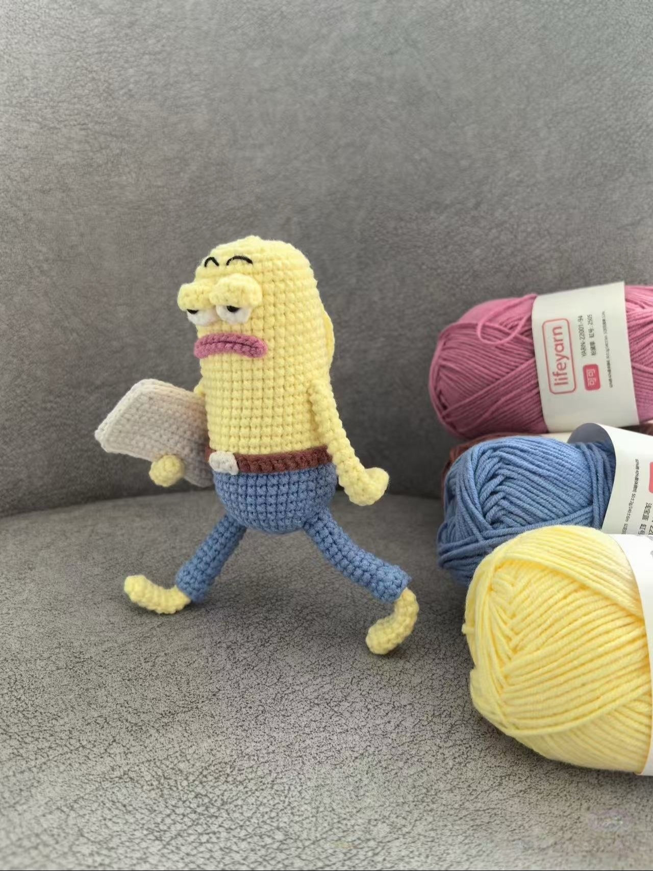 Tutorial Móc Len Nhân Vật Peixe com Cara de Escritório