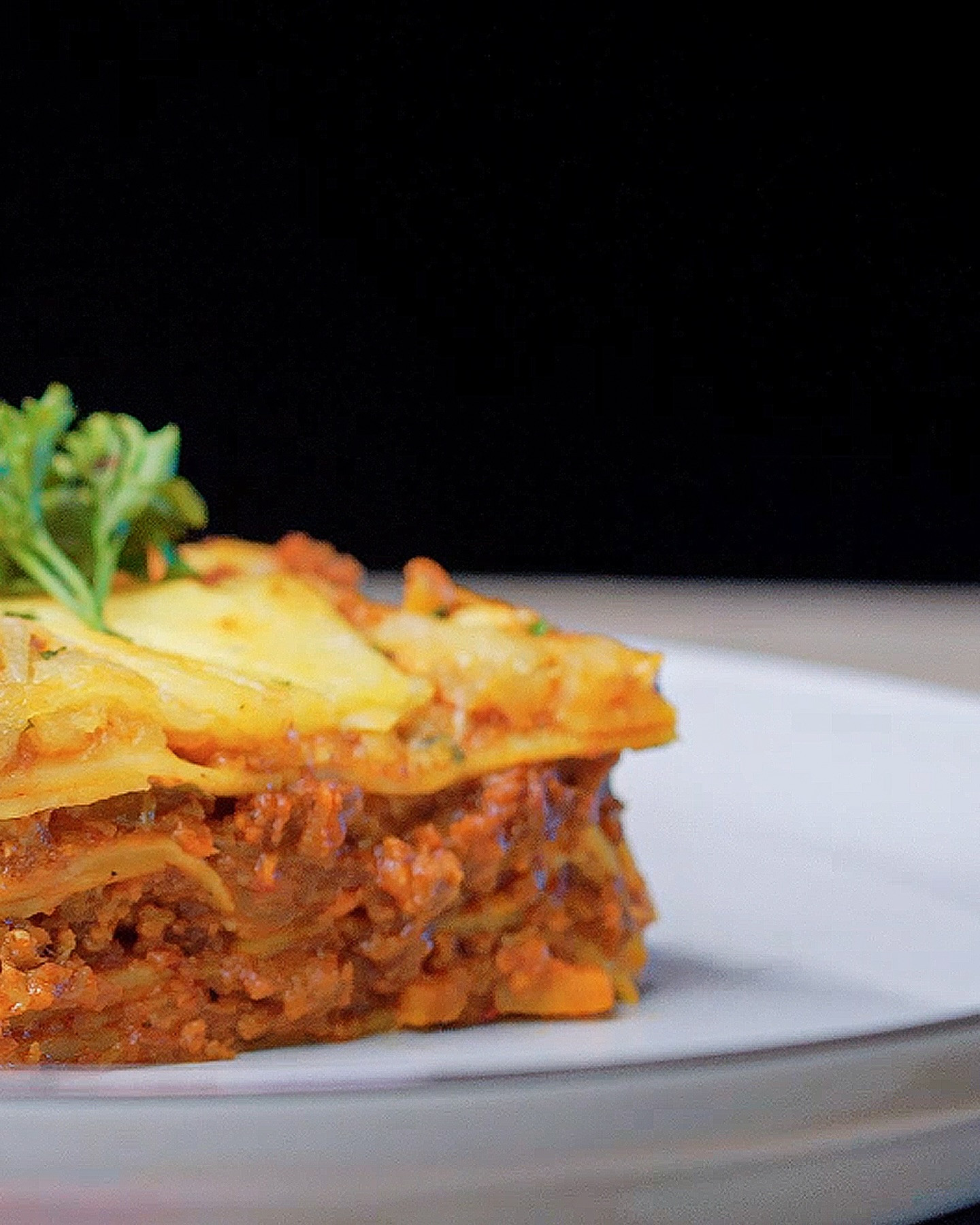 Ultimate Lasagna Recipe with Rich Bolognese Meat and Creamy Béchamel Sauce