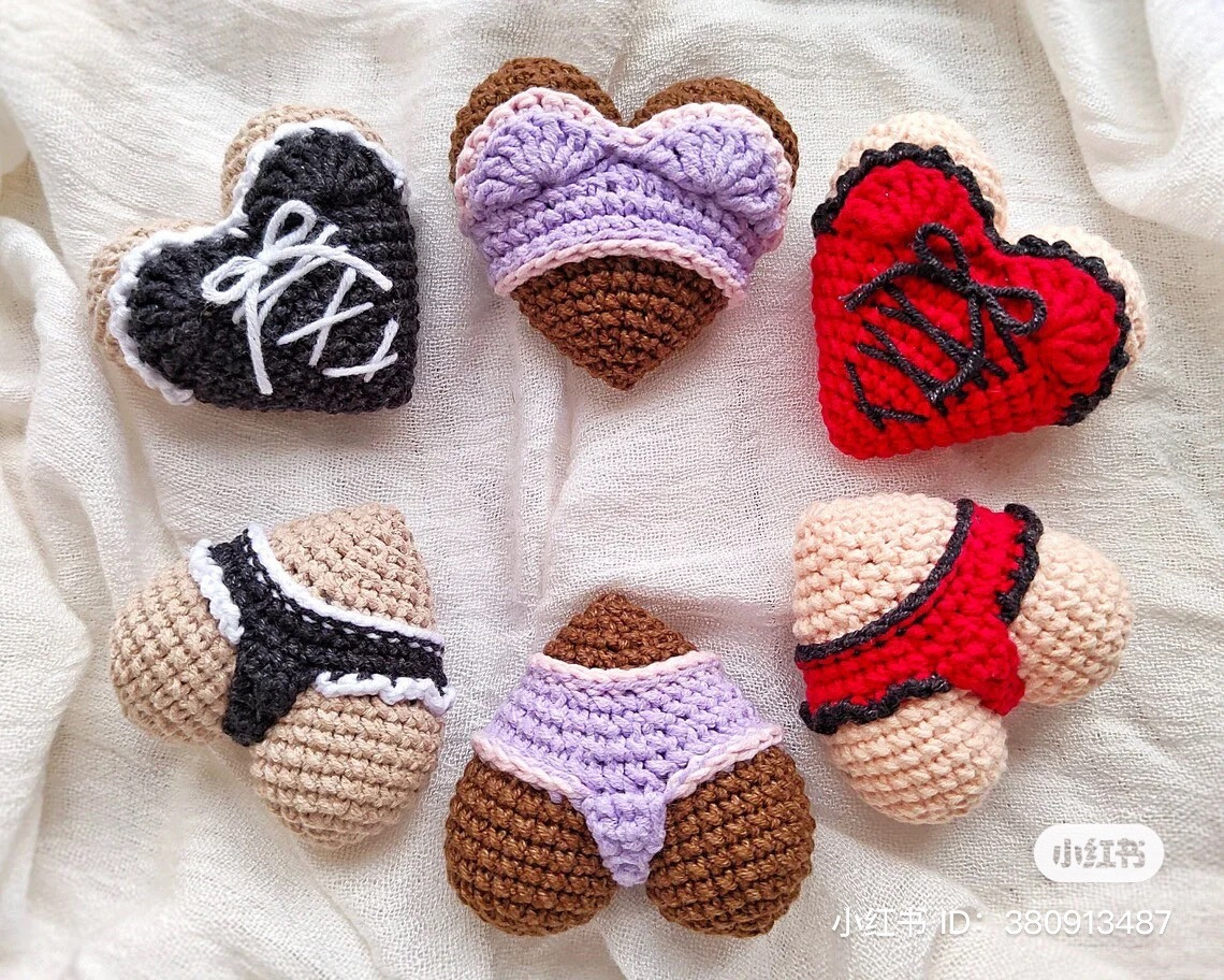 Valentine's Day Crochet Hearts: Bomb, Strawberry, Lightbulb & Gift Tutorial