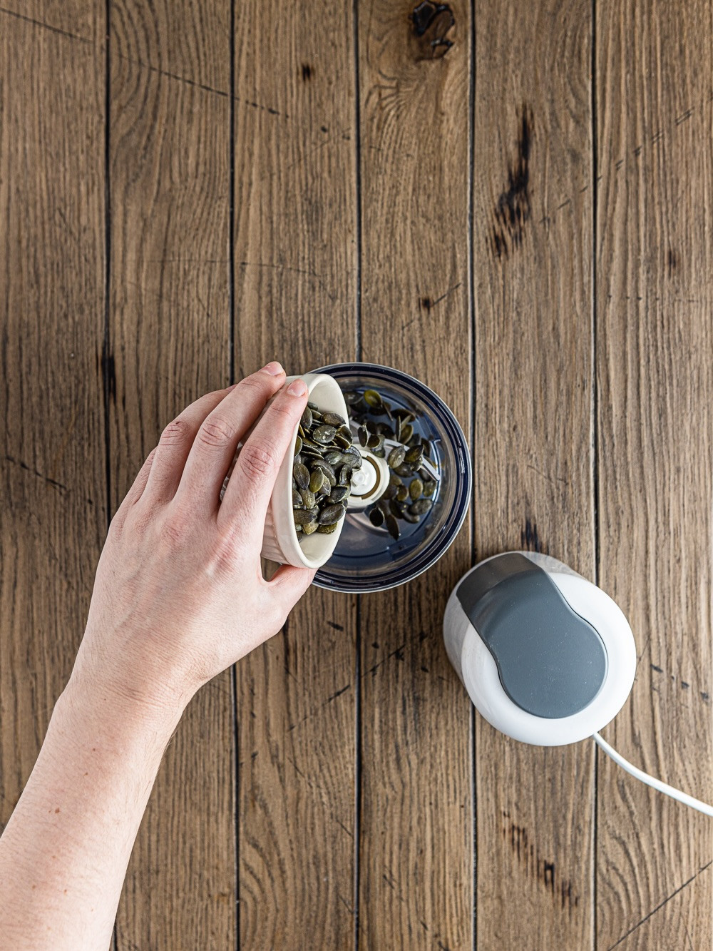 Vegane Kürbiskern-Kipferl mit Schokospitzen