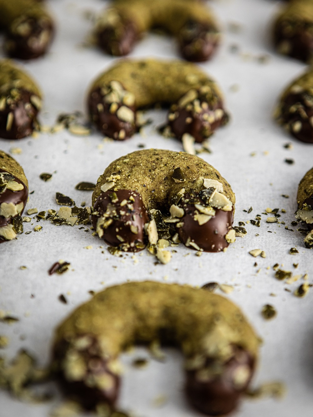 Vegane Kürbiskern-Kipferl mit Schokospitzen