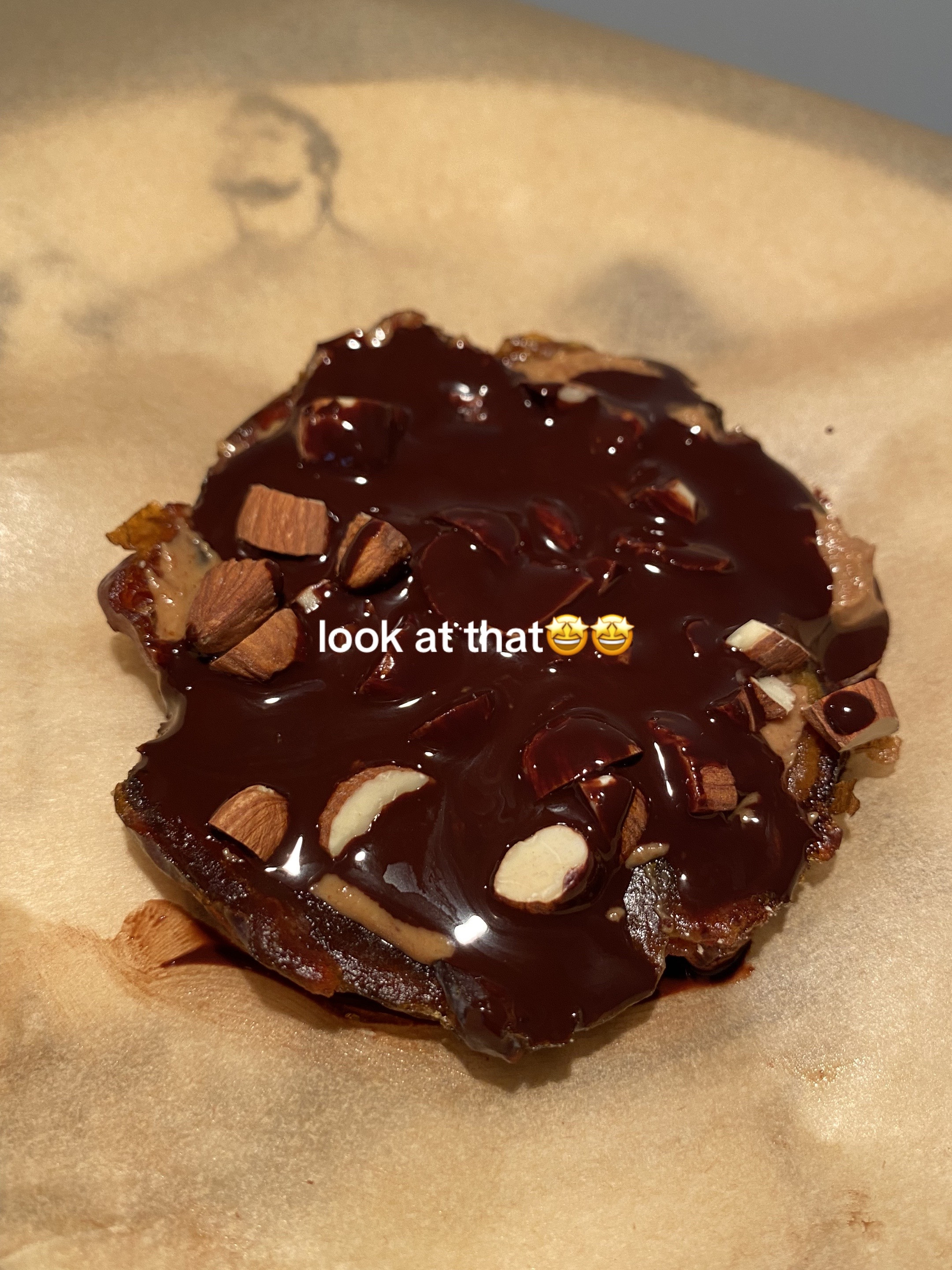 Viral Date Bark Recipe: Dark Chocolate, Nut Butter & Almonds for Ramadan