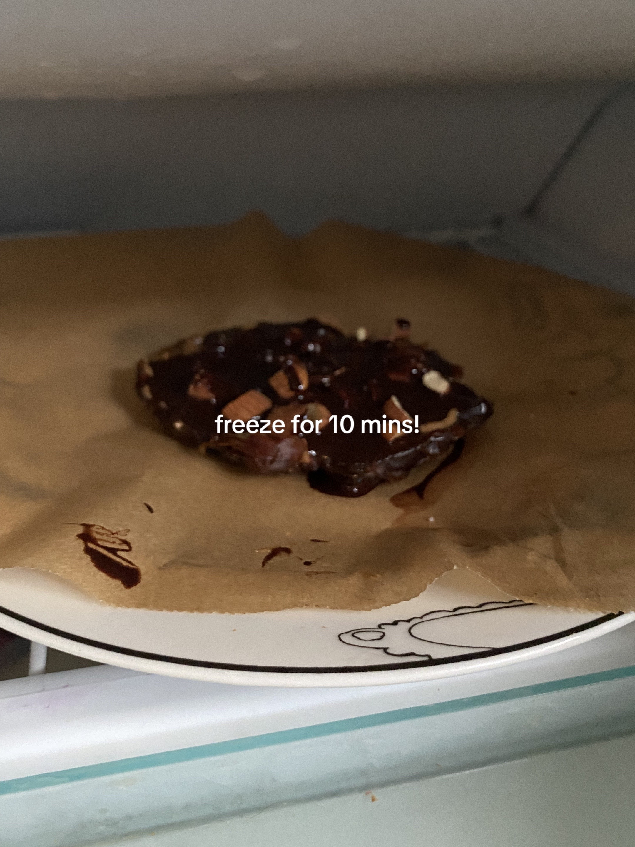 Viral Date Bark Recipe: Dark Chocolate, Nut Butter & Almonds for Ramadan