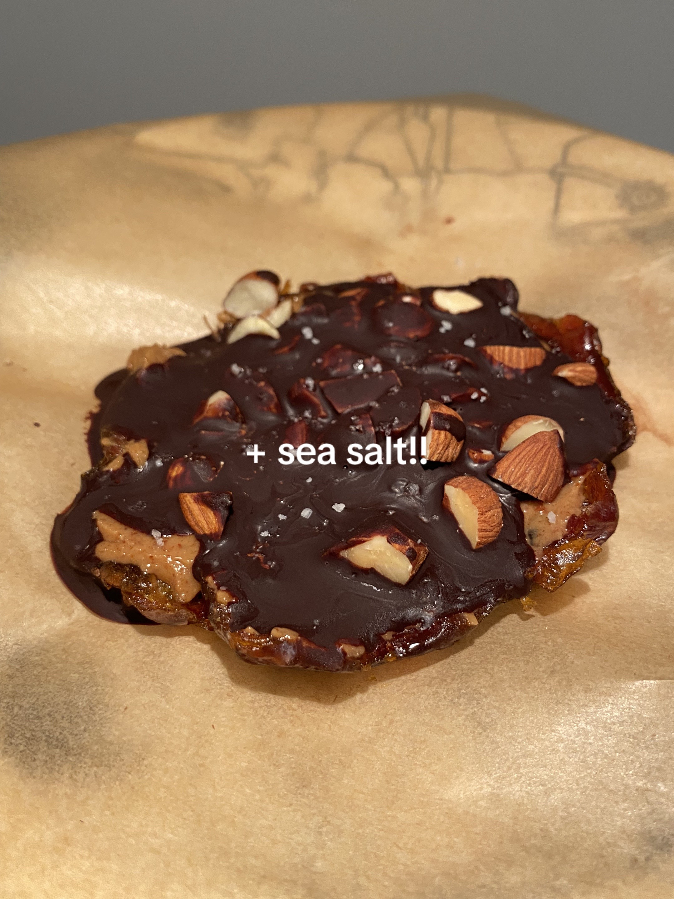 Viral Date Bark Recipe: Dark Chocolate, Nut Butter & Almonds for Ramadan