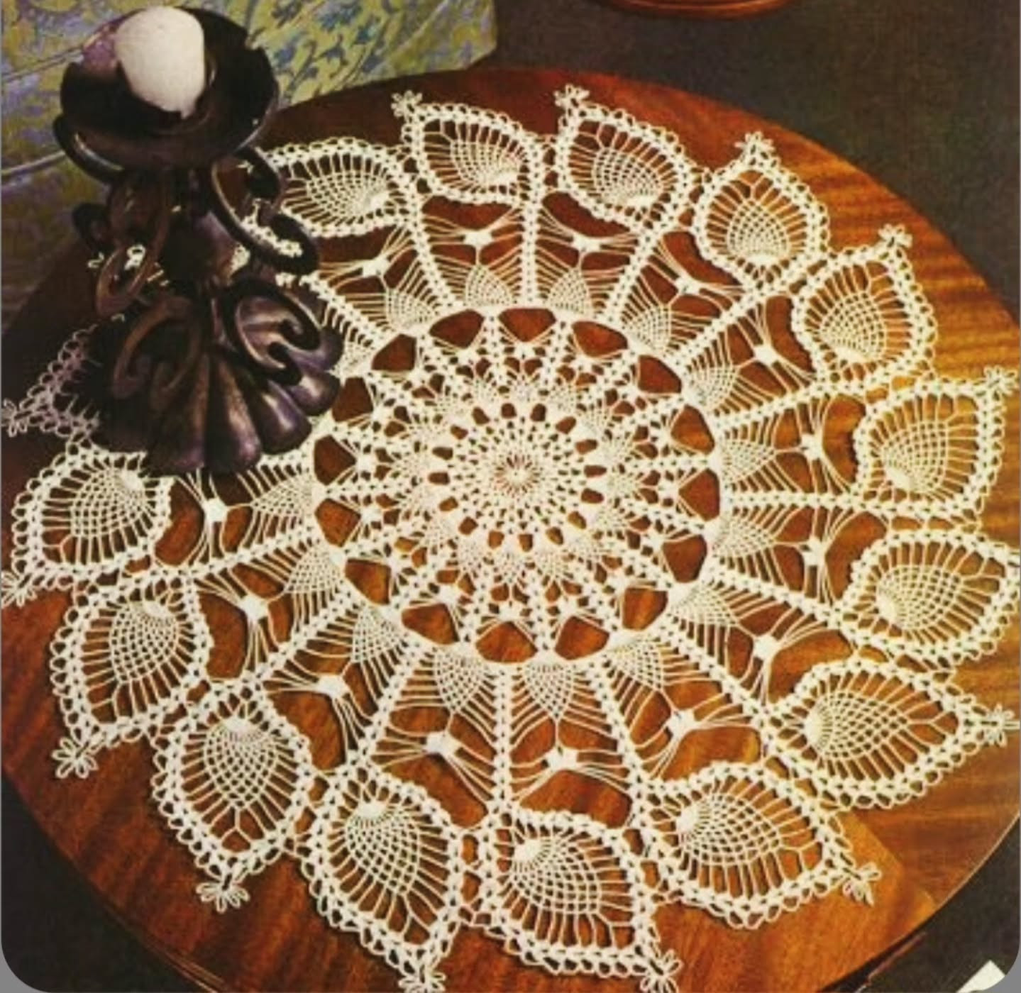 Vòng tròn móc len hình hoa dứa với biểu đồ hướng dẫn chi tiết