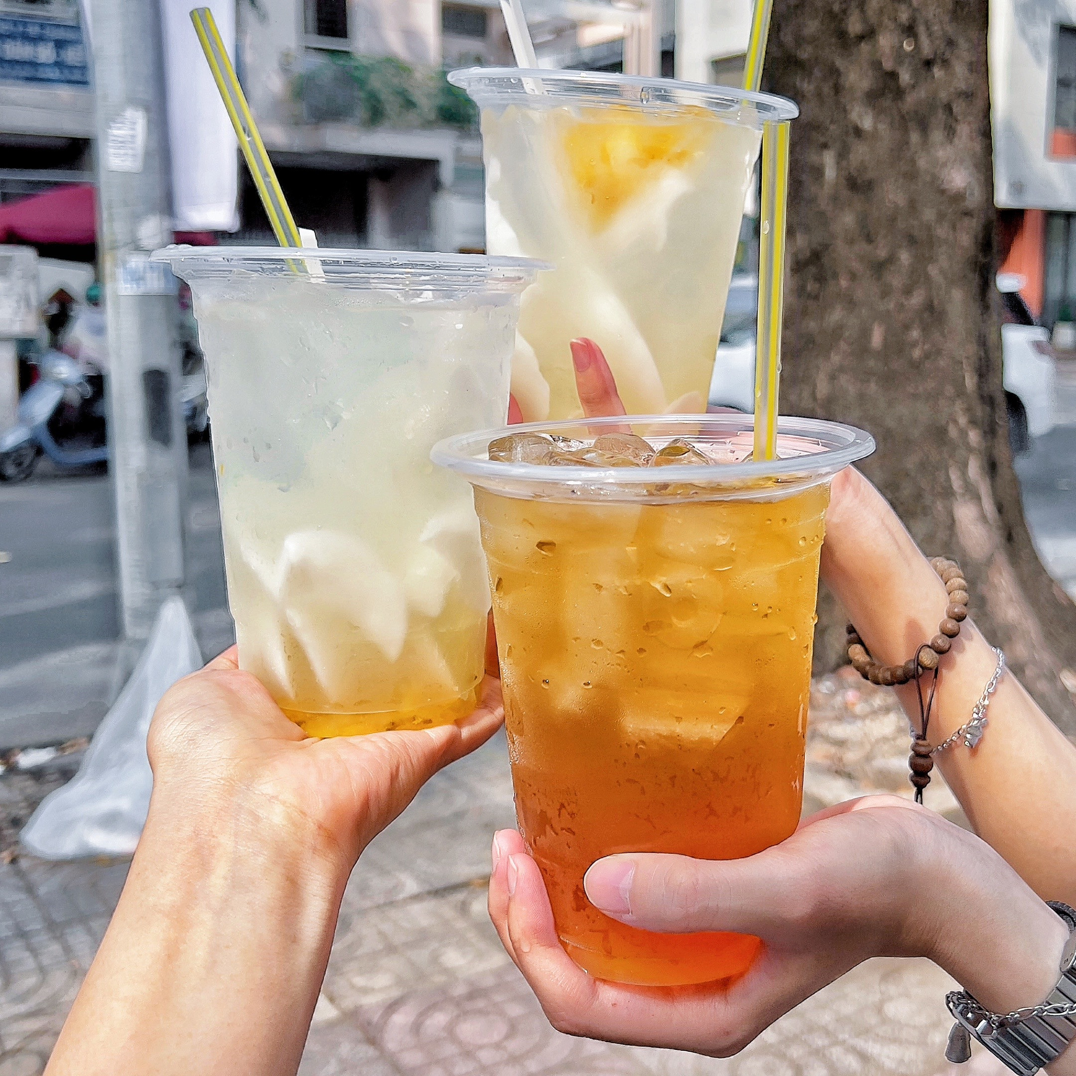 Xe dừa tắc có chỗ 8 chuyện, giá 18k/lý với cơm dừa vừa phải và mút thơm