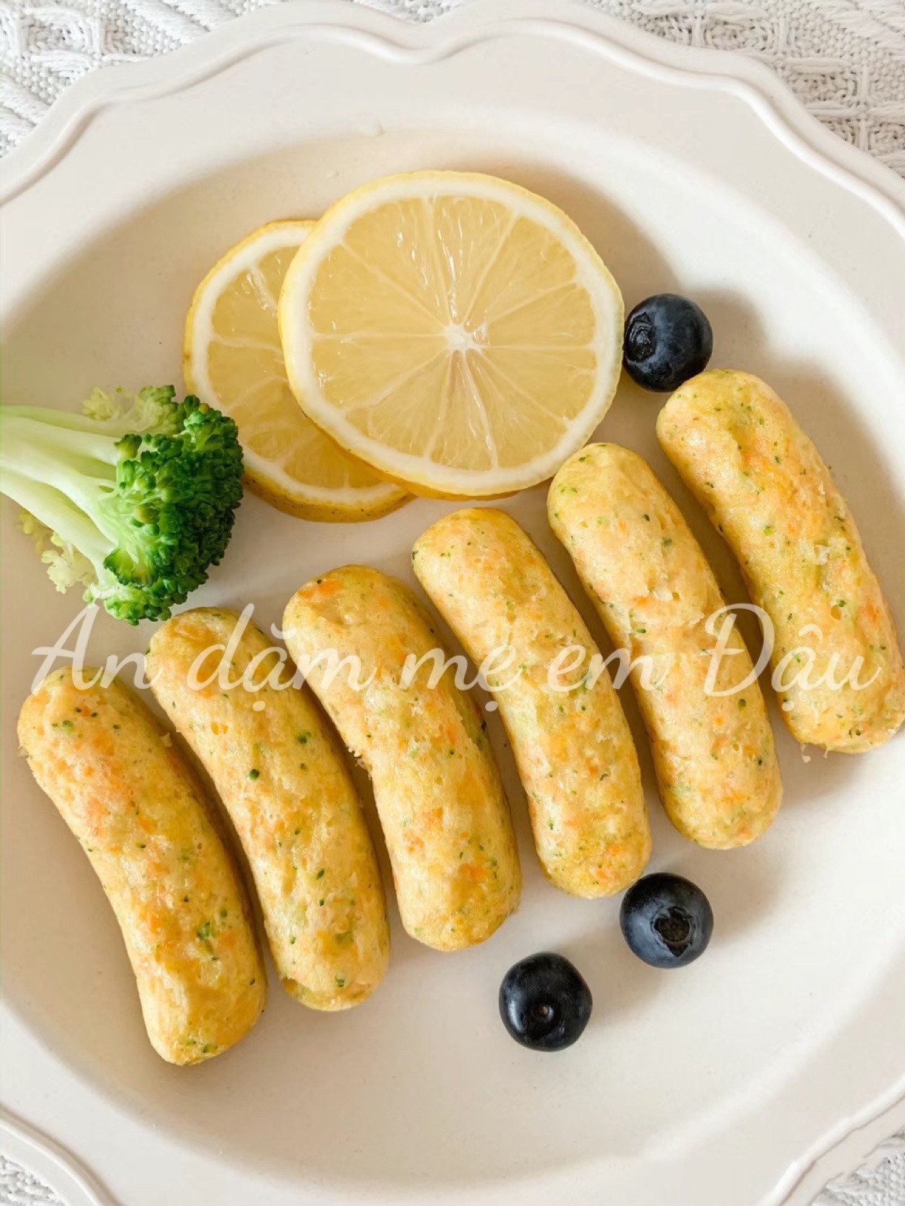 Xúc xích tôm rau củ bổ sung canxi cho bé trên 8 tháng tuổi, mềm không cần răng cũng ăn được