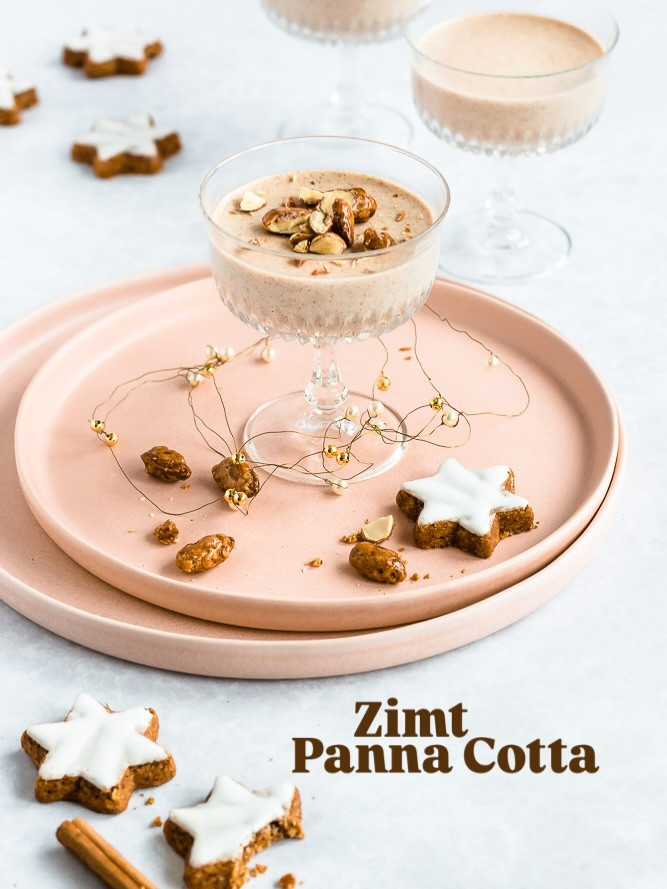 Zimt Panna Cotta – Cremiges Weihnachtsdessert mit Vanille und gebrannten Mandeln