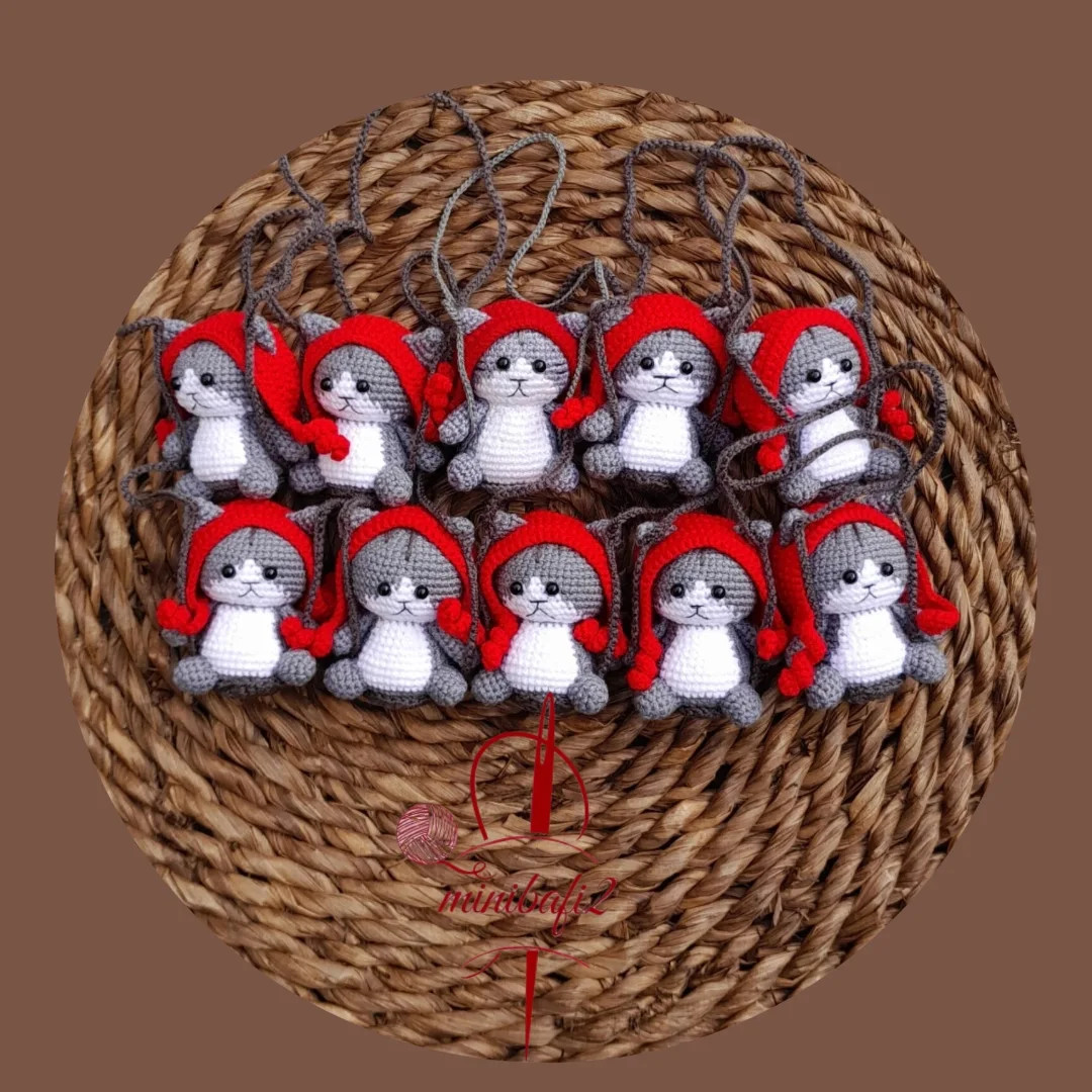 آموزش بافتنی گربه سوار تاب (Amigurumi Cat) - طرح آویز ماشین