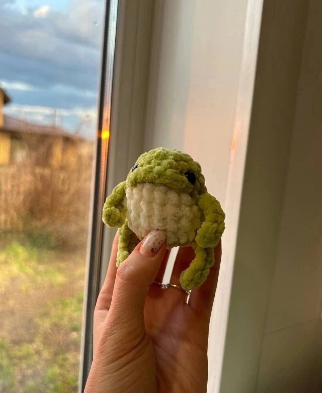 Amigurumi Frog Keychain Pattern: Crochet Tutorial with YarnArt Dolce