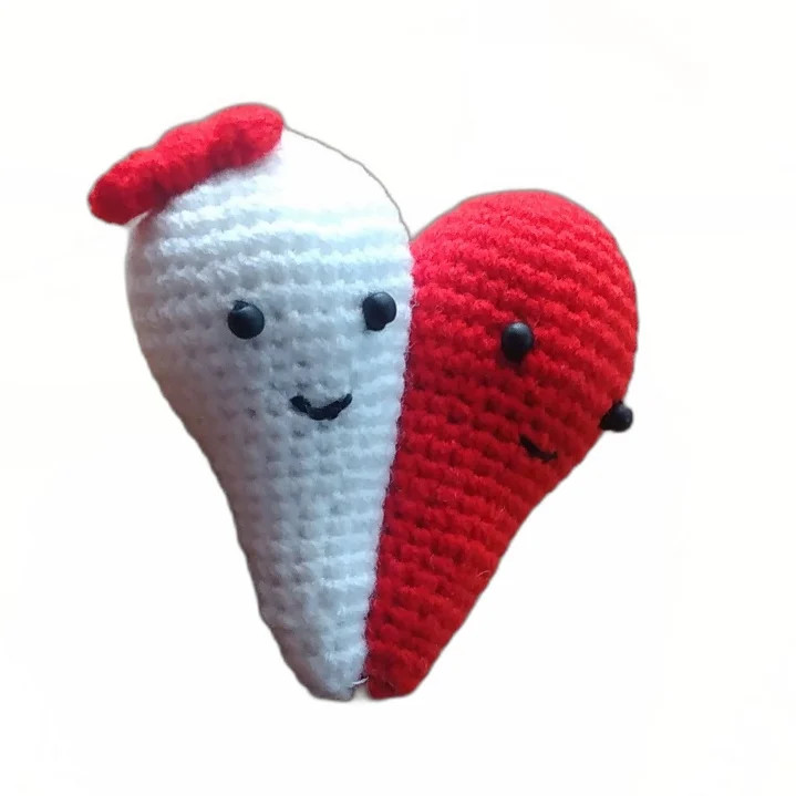 Amigurumi Heart Tooth Pattern: Cute Red and White Crochet Design with Step-by-Step Instructions