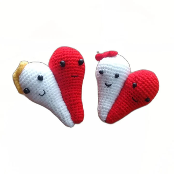 Amigurumi Heart Tooth Pattern: Cute Red and White Crochet Design with Step-by-Step Instructions