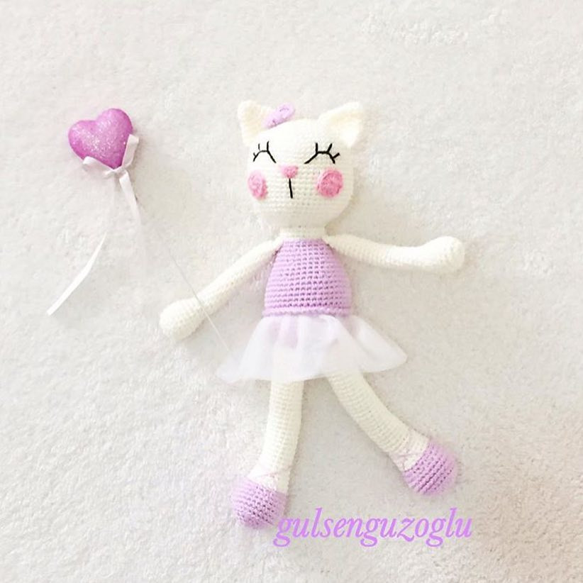 Amigurumi Mèo Trắng và Tím: Mẫu Len Chi Tiết Từng Hàng Cho Đầu Và Thân