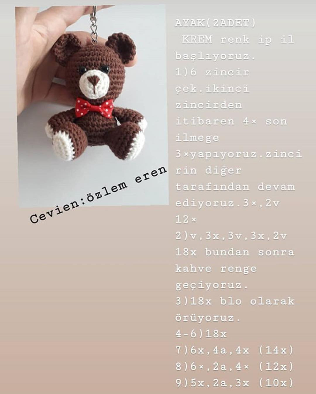 Anahtarlık Tarifi - Gấu Móc Len Nhỏ Màu Nâu với Nơ Đỏ