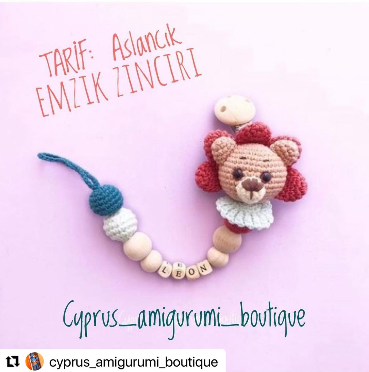 Aslancık Emzik Zinciri: Hướng dẫn móc len chuỗi núm vú hình sư tử dễ thương với hạt gỗ