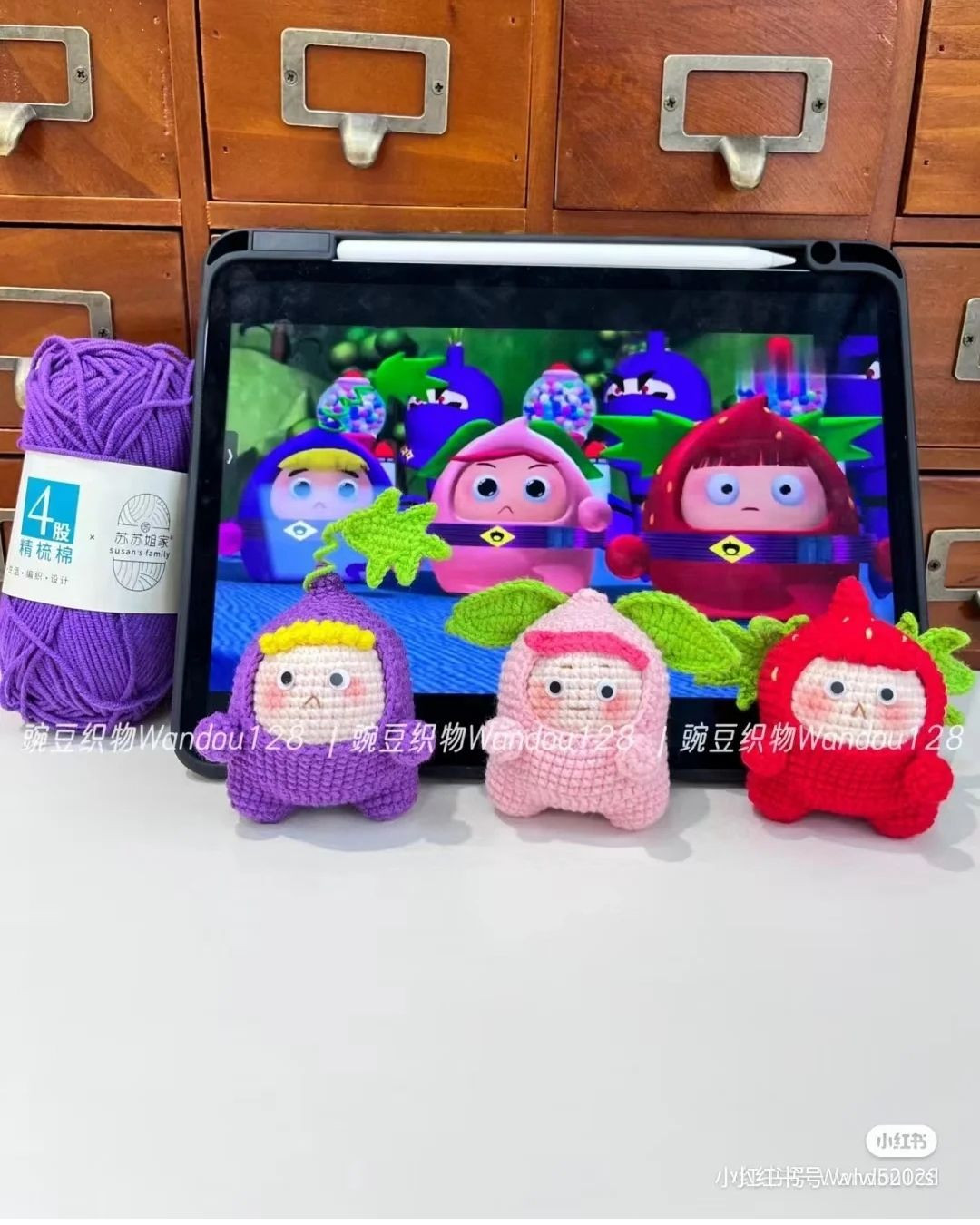 Crochet Fruit Robot Doll Pattern: Strawberry, Grape, and Peach Amigurumi Tutorial Chart