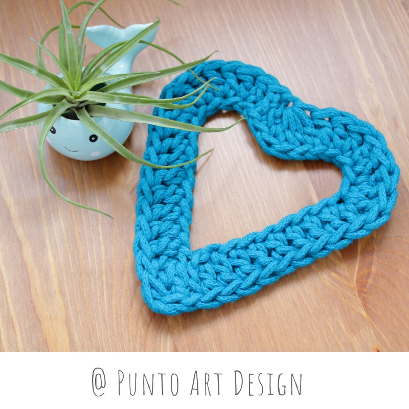 Crochet Heart Patterns Collection: Flat Charts and Finished Projects by Punto Art Design