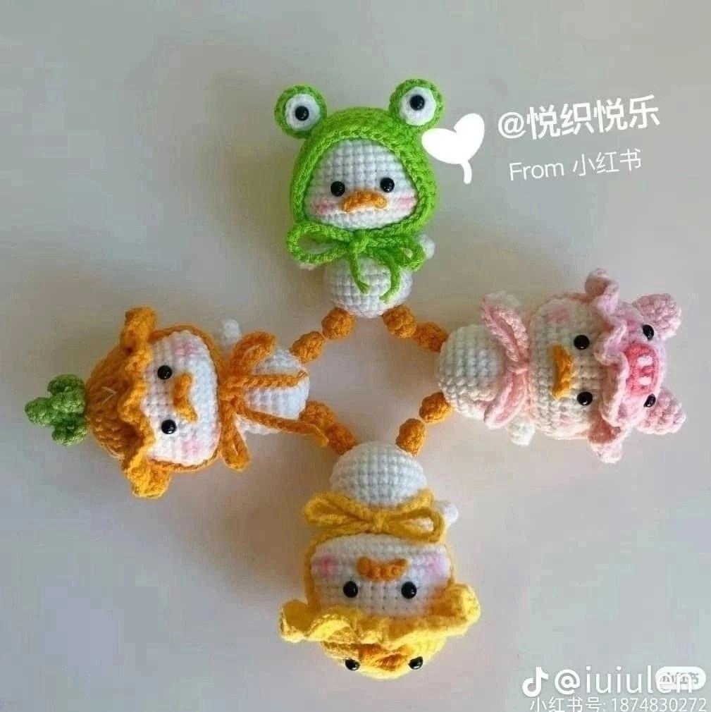 Cute Amigurumi Duckling in Frog, Carrot, Pig and Chicken Hats - Free Crochet Pattern Tutorial