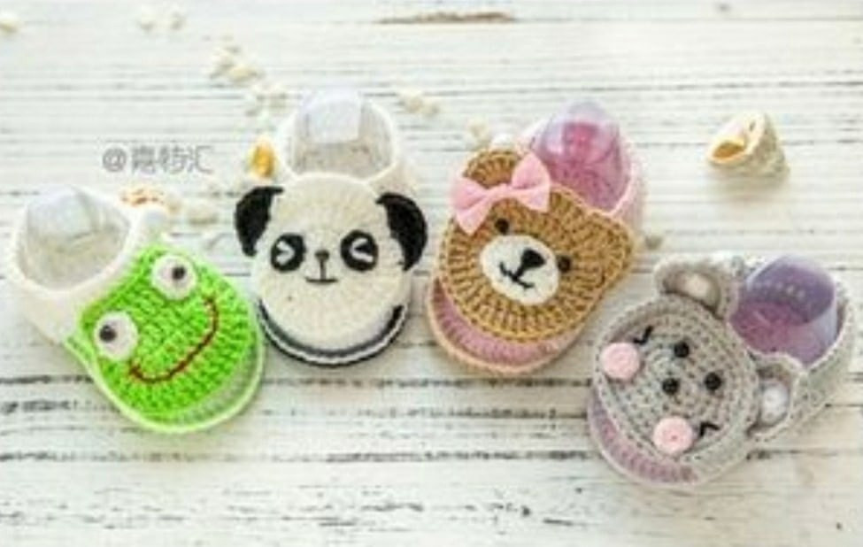 Cute Crochet Baby Booties: Frog, Panda, Lion, Pig, Monkey, Cow, Tiger, Rabbit, Mouse, Bull, Horse, Sheep, Chicken, Dog, Boar Patterns
