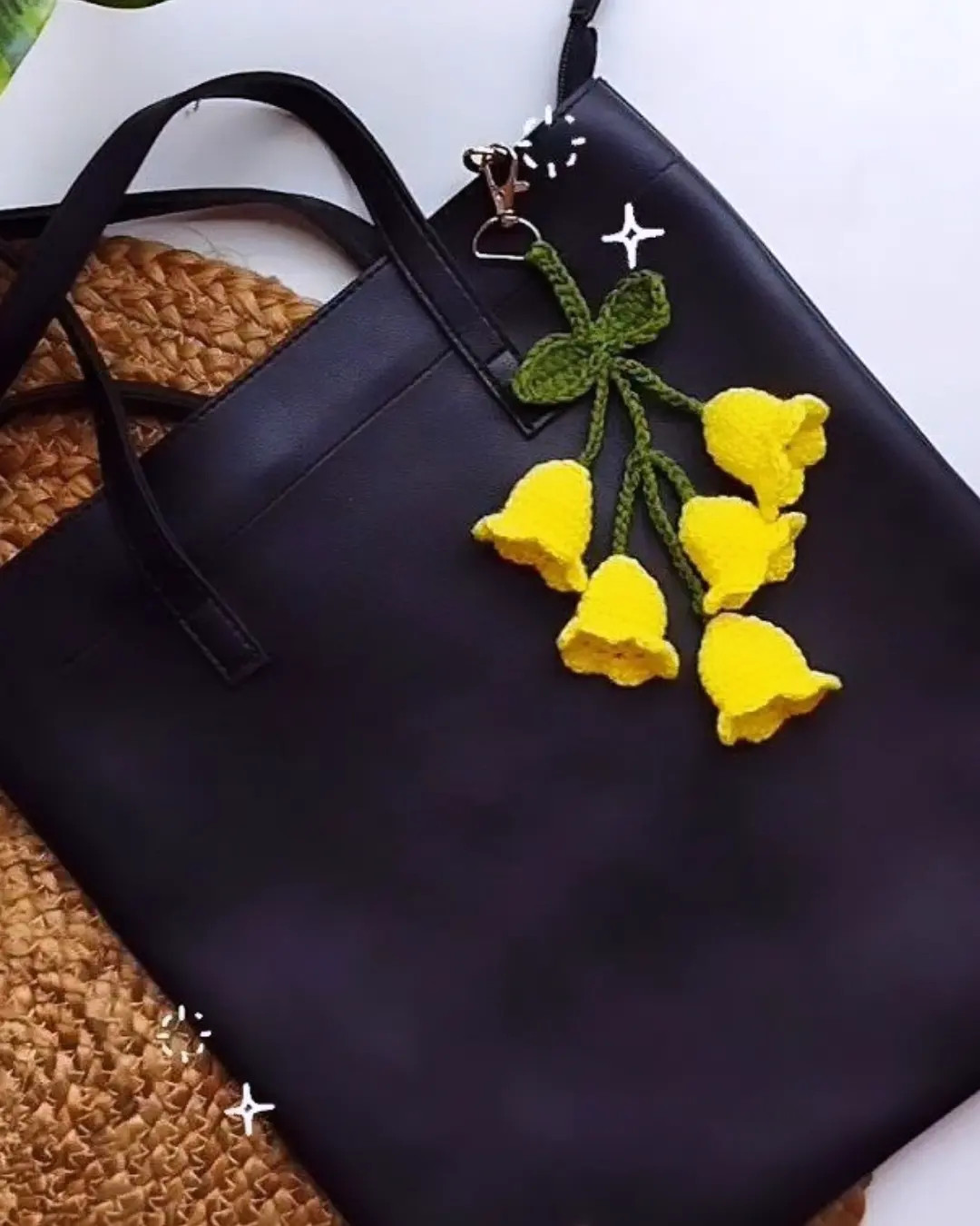 دستور بافت آویز گل شیپوری زرد و سبز برای کیف