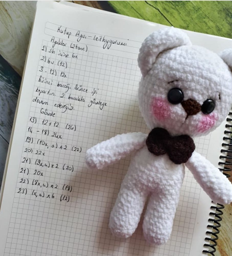 Free Amigurumi White Bear Pattern with Bow Tie by Leithy