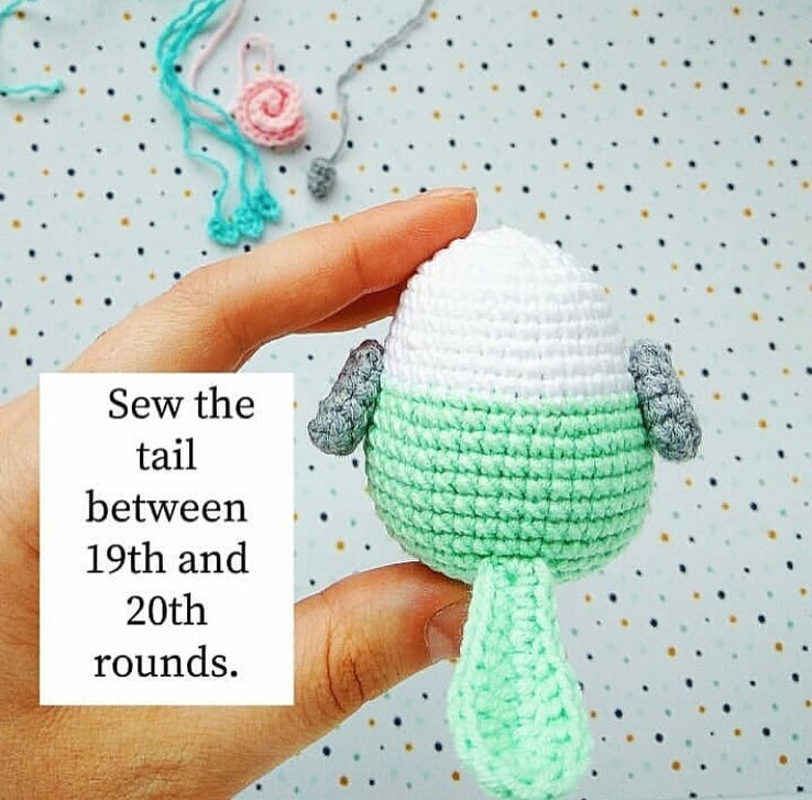 Free Crochet Pattern: Cute Little Bird Amigurumi with Wings and Flower