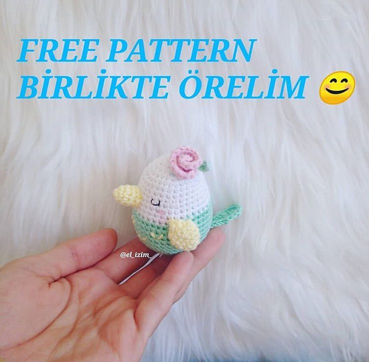 Free Crochet Pattern: Cute Little Bird Amigurumi with Wings and Flower